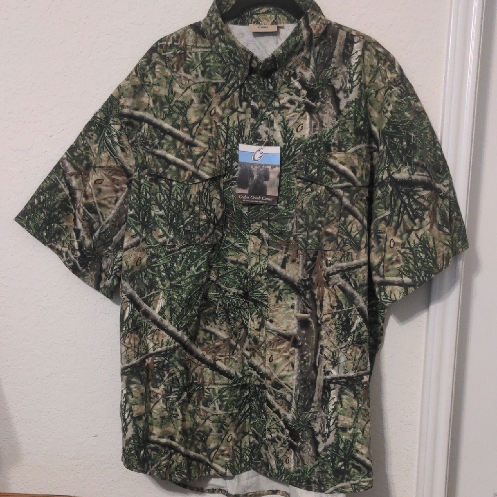 Cedar Creek Camo Men's Short Sleeve Button Down Shirt. Size 2X NWT